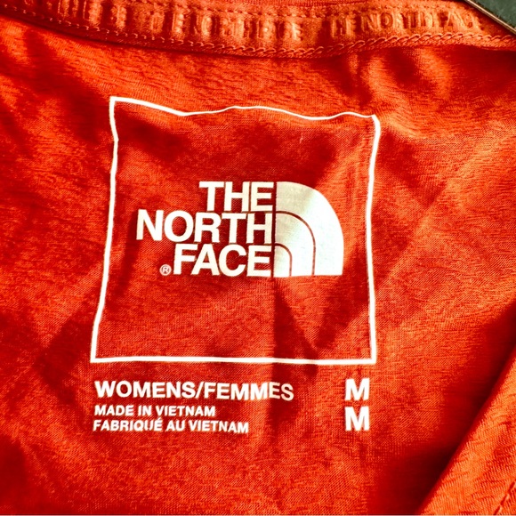The North Face FlashDry Womens Orange/Red Performance Tee Shirt Med NWT Outdoor - Picture 2 of 8